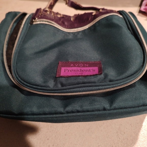 Presidents Recognition Program Gala 2012-2013Toiletry Case HangerSee Photos - Picture 5 of 14
